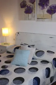 Maison idéale pour les familles avec enfants, grand jardin avec piscine et aire de jeux - Image 5