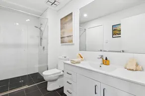 Peaceful Sanctuary with Panoramic Views near Optus Stadium - Image 2