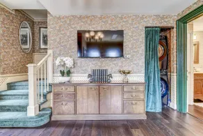Spacious Carriage House | Private Entrance | Historic & Stylish - Image 3