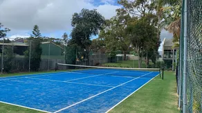 13 'Carindale', 19 Dowling Street - stor bottenvåningsenhet med pool och tennisbana - Image 3