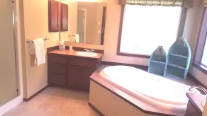 San Juan Island Beach House, Waterfront Lodging just minutes from Roche Harbor! - Image 2