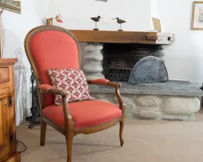 Apartment with ski-in ski-out access and fireplace - Image 2