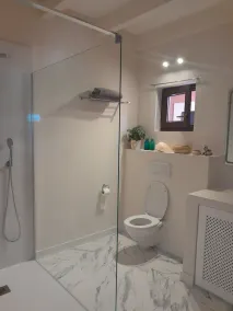 Fabulous views, beautiful apartment and garden, pool, parking, Wifi - Image 3