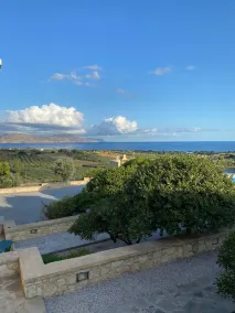 Eleonas apartment on the 1st floor with unobstructed ocean views - Image 3
