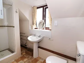 Oak Cottage - Image 2