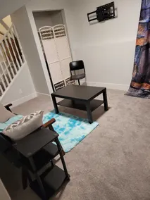 Private Family Hideaway or Business Travel in Edmonton - 2 Bedroom Apartment - Image 2