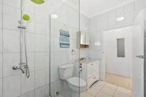Private Pool! BBQ! 5 MIN TO BEACH! - Image 4