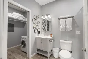 Gorgeous Huge Studio Condo with In Room Jacuzzi Tub - Image 3