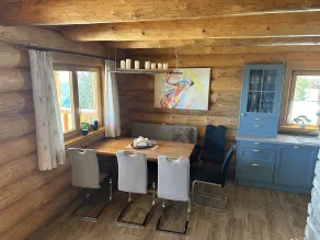Living above the clouds in a log cabin - Image 5