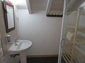 Cottage for 4 with covered terrace, private parking, pet-friendly - Image 3