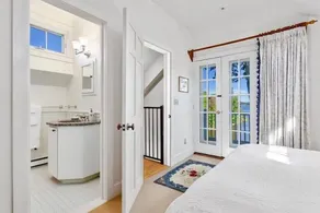 19th C. Waterfront Home in Blue Hill-Beautiful Gardens & Harbor views. Sleeps 8 - Image 5
