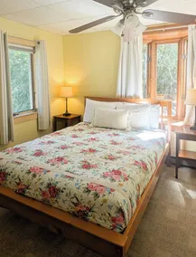 3 Bedroom 2 Bath Carriage House (Pet Friendly) - Image 5