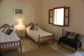Abgeschiedene Luxus-Ferienvilla mit ländlicher Aussicht und privatem Swimmingpool - Image 4