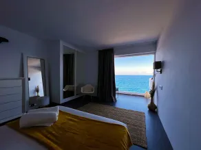 At the ocean’s edge - Image 4