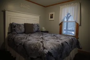 START VACATION on FRIDAY ~ Lakeside Cottage, private beach, hot tub, and more! - Image 4