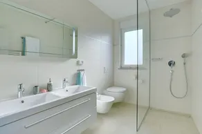Traumhafte Villa mit privatem Pool, Sauna, Meerblick - Image 2