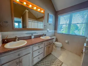 Single Family Home Steps to The Bay (3BR/2.5BA) Pool & Pet Friendly In The Villas! - Image 4