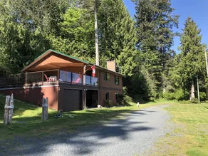 Cozy Canadian cabin overlooking the ocean! 1 min to the beach - Image 5