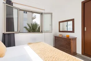 CASTELLO PLATJA - Beautiful apartment with sea views and only 100 metres away from the bea - Image 5