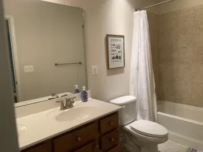 Entire home just minutes from the beach! - Image 5