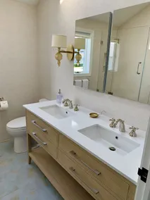 NEWLY RENOVATED GORGEOUS WATERFRONT HOUSE — Located in Black Point Beach - Image 3