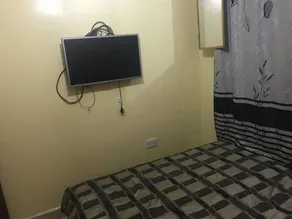 Close to the Jomo Kenyatta International Airport and also close to the town. - Image 2