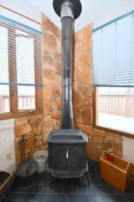 Brigadoon - Pet Friendly, Wifi, Pool Access, King Bed, Hiking, Wood Stove, Family Friendly, Deck - Image 2