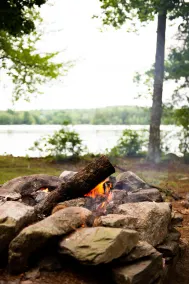 Peaceful lakeside home - Image 3