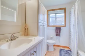 Modern 2 Bedroom in Heart of Downtown Gearhart, Two Blocks from Beach! - Image 4