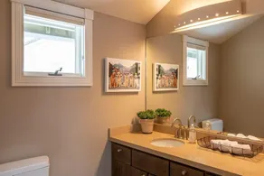 Peaceful Home-Like Condo - Spacious, Private Deck, Fireplace condo - Image 3