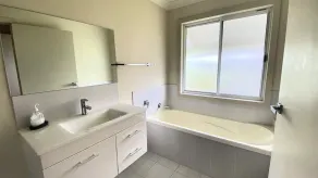 54 Kendall - Surrounded by Yuragrir National Park - Image 5