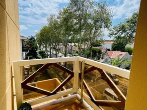 Bright Apartment 400m from Beach & Casino with Parking, Balconies, and Modern Amenities - Image 5