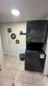 Bright1 BR suite w/ free parking & wifi & Netflix & all basic amenities - Image 2