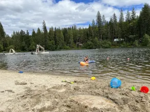 Twain Harte Lake retreat w/ summer lake access, walk to town, close to skiing - Image 2