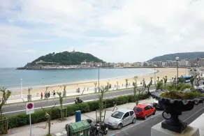 BREATHTAKING TERRACE VIEWS in luxury apartment - by www,SanSebastianApartments,es - Image 5