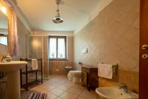 VILLA BOTTERA  whit Jacuzzi in the garden from LANGHE/ALBA and the ALPI  - Image 5