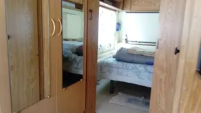 Chalet i campingWell placeret stille, ved siden af ?? poolen, smuk terrasse i skyggen - Image 3