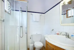 Owl Booking Villa Tofol - Ideal For Family and Friends - Image 4
