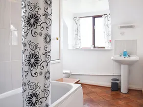 3 chambres à coucher à Leek - Image 2