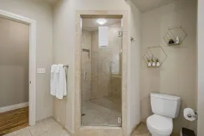 Villa with 30ft PrivateDeck, All Ensuite Bathrooms,ClubhousePool, Golf, GameArea - Image 3
