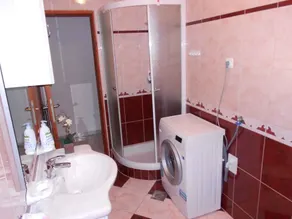 Semesterhus med luftkonditionering och terrass - Image 2