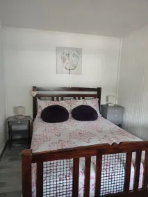 Chalet dans la Forest. Adorable chalet, walking distance to the Charente Lac.... - Image 5