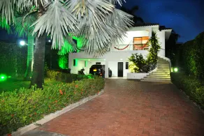 Deluxe villa with private pool ideal for family and friends - Image 4