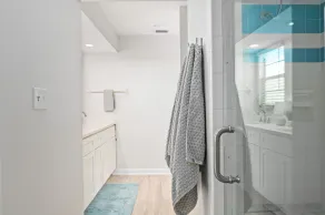 Attn: Beach adventurers and pet friendly seekers, close to downtown Sarasota - Image 4