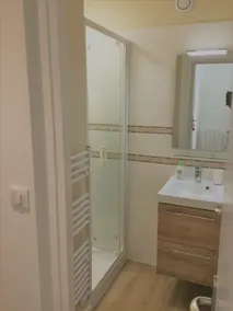 House for 2 to 6 adults near Place des Lices and beach, swimming pool, 2 parking spaces - Image 5