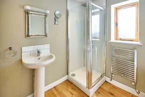 Host Stay The Tiled Cottage - Image 4