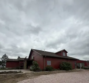 Spacious Farm Stay - Image 4
