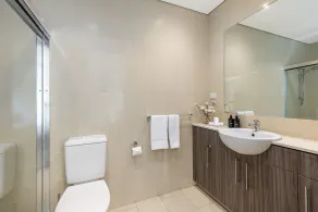 Seaside Luxury Accommodation in the Heart of Rye - Image 2