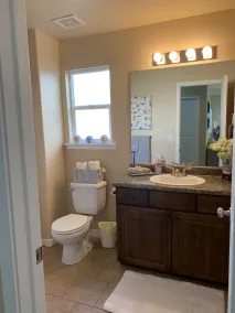 PRIME LOCATION- Home central to ski resorts, Hiking, Expo Center, shopping - Image 3