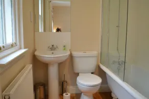 Teal Cottage, shoreline placering, pet friendly, 4 sovepladser, begge soveværelser en-suite - Image 2
